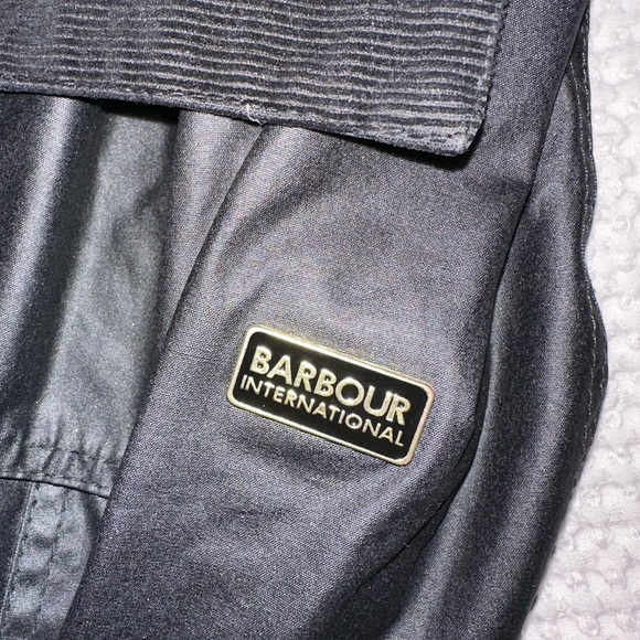 Barbour coat UK 8 would fit 0-2 - Picture 4 of 5